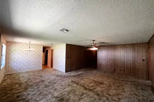 405 E Roitsch Ln, La Grange, TX 78945 - Photo 9
