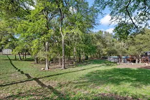 201 N Oak Hollow Rd, Georgetown, TX 78628 - Photo 37