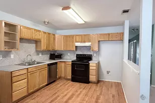142 Nuuanu Ln, Bastrop, TX 78602 - Photo 3