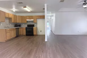 142 Nuuanu Ln, Bastrop, TX 78602 - Photo 5