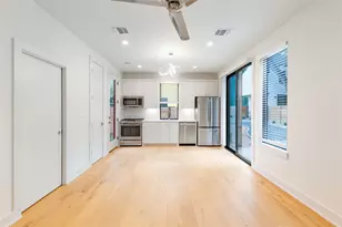1118 Walton Ln, Austin, TX 78721 - Photo 3