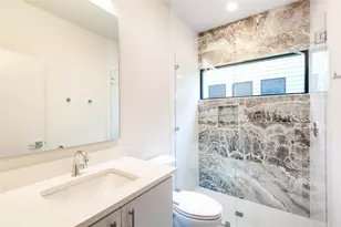 1118 Walton Ln, Austin, TX 78721 - Photo 9