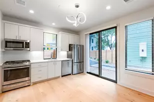 1118 Walton Ln, Austin, TX 78721 - Photo 5