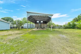 40202 Settlers Path Path, Georgetown, TX 78626 - Photo 17