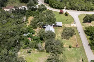 510 Country Ln, Hays, TX 78610 - Photo 31