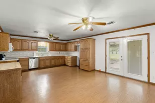 510 Country Ln, Hays, TX 78610 - Photo 3
