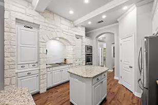 806 Overlook Bend, Leander, TX 78641 - Photo 9