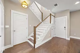 7505 Sugar Magnolia St, Austin, TX 78757 - Photo 3