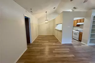 112 B Mockingbird Ln, Lockhart, TX 78644 - Photo 9