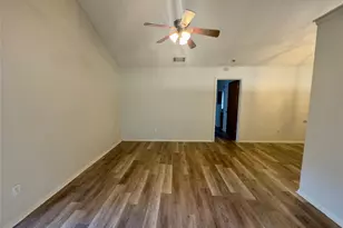 112 B Mockingbird Ln, Lockhart, TX 78644 - Photo 5