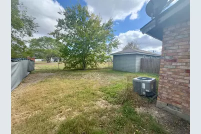 112 B Mockingbird Lane, Lockhart, TX 78644 - Photo 25