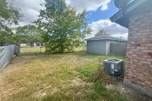 112 B Mockingbird Ln, Lockhart, TX 78644 - Photo 25