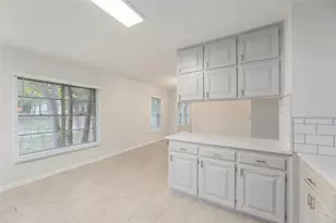 419 N Doak St, Taylor, TX 76574 - Photo 15