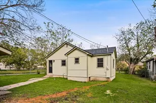 419 N Doak St, Taylor, TX 76574 - Photo 29