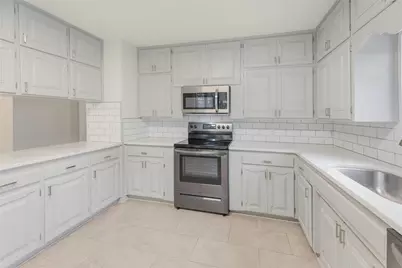 419 N Doak Street, Taylor, TX 76574 - Photo 13