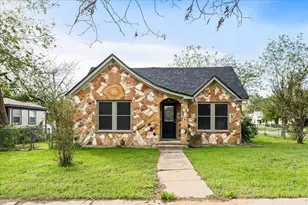 419 N Doak St, Taylor, TX 76574 - Photo 3