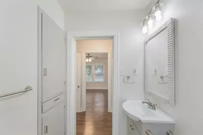 419 N Doak Street, Taylor, TX 76574 - Photo 25