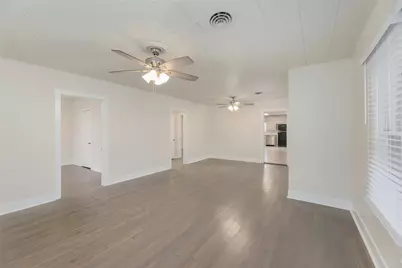 419 N Doak Street, Taylor, TX 76574 - Photo 5