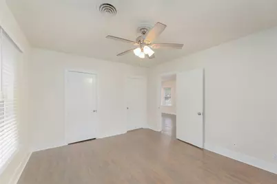 419 N Doak Street, Taylor, TX 76574 - Photo 23