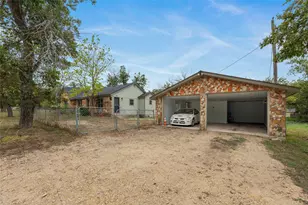 419 N Doak St, Taylor, TX 76574 - Photo 35