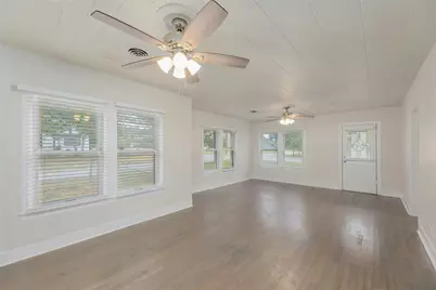 419 N Doak Street, Taylor, TX 76574 - Photo 7