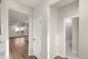 5900 Whisper Crk Dr, Georgetown, TX 78628 - Photo 5