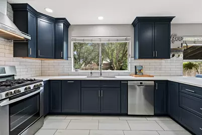 3605 Sandoval Court, Austin, TX 78732 - Photo 11