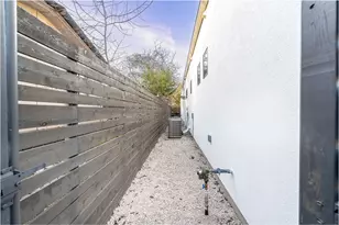 1304 Lipan Trail, Austin, TX 78733 - Photo 33