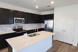 504 Yellow Ribbon Trl, Jarrell, TX 76537 - Photo 3