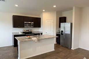 821 Gerardia Ct, Seguin, TX 78155 - Photo 3