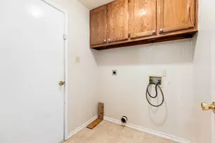 1502 Oak Knoll Ln, Lockhart, TX 78644 - Photo 9