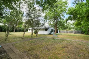 413 Sun Bonnet Dr, Buda, TX 78610 - Photo 3