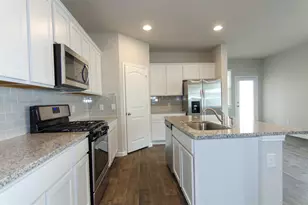 392 Fall Aster Dr, Kyle, TX 78640 - Photo 9