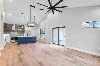 205 N Avenue, Johnson City, TX 78636 - Photo 5