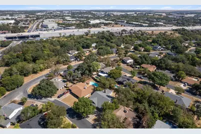 7503 Berkman Drive, Austin, TX 78752 - Photo 35
