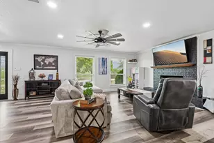 550 C.Bud Stockton Loop, Jarrell, TX 76537 - Photo 5