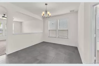 412 Deer Crest Drive, New Braunfels, TX 78130 - Photo 7