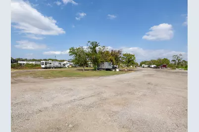10811 San Jose Avenue, Del Valle, TX 78617 - Photo 17