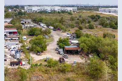 10811 San Jose Avenue, Del Valle, TX 78617 - Photo 21