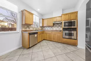 202 Holmstrom St, Hutto, TX 78634 - Photo 15