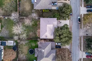 202 Holmstrom St, Hutto, TX 78634 - Photo 37