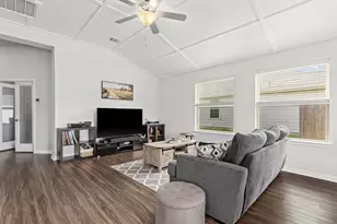105 Balsam St, Hutto, TX 78634 - Photo 9