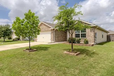 105 Balsam Street, Hutto, TX 78634 - Photo 5