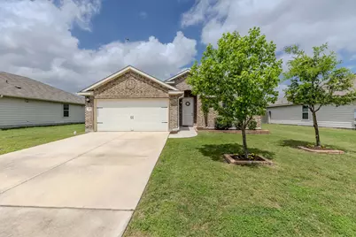105 Balsam Street, Hutto, TX 78634 - Photo 5