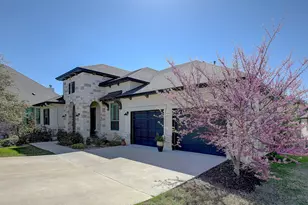 129 Hollytree Ct, Georgetown, TX 78628 - Photo 11