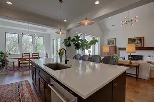 129 Hollytree Ct, Georgetown, TX 78628 - Photo 5