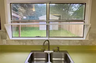260 Bradford Dr, Beaumont, TX 77707 - Photo 9