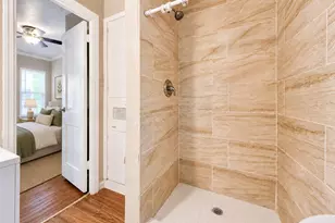 204 E 30th St, Austin, TX 78705 - Photo 5