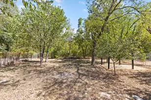 5708 Lark Creek Dr, Austin, TX 78744 - Photo 43