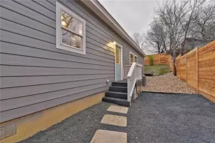 1217 Eleanor St, Austin, TX 78721 - Photo 15